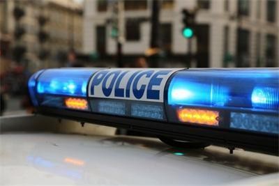 Двама откриха стрелба край сградата на полицията в Истанбул, убиха единия