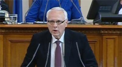Велизар Енчев скочи на депутатите: Кои сте вие, за да си гласувате толкова дълга великденска ваканция?