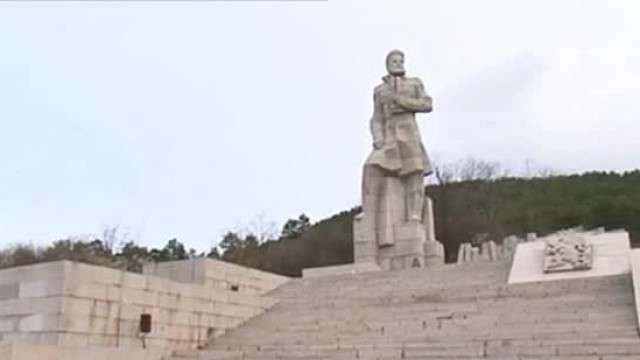 Свлачище застрашава паметника на Христо Ботев в Калофер