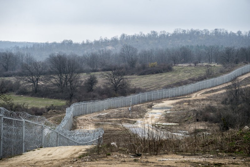 The New York Times: България отново строи стена, но този път, за да задържи хората отвън