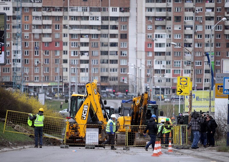 Вижте къде пропадна пътят към летището в София