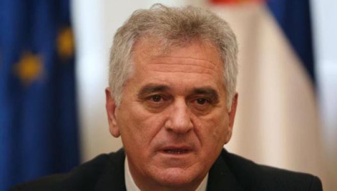Самолетът на сръбския президент кацна принудително в Белград