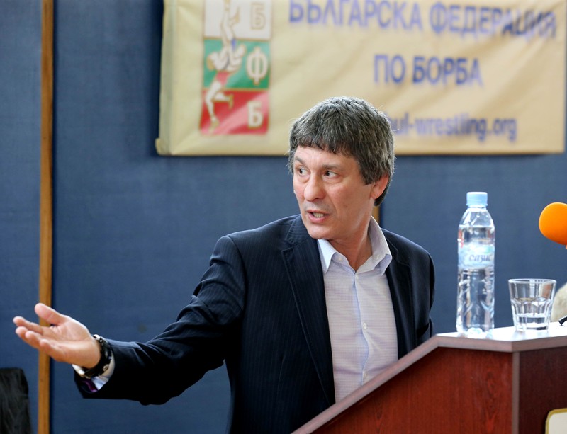 Валентин Йорданов спечели със 100:0