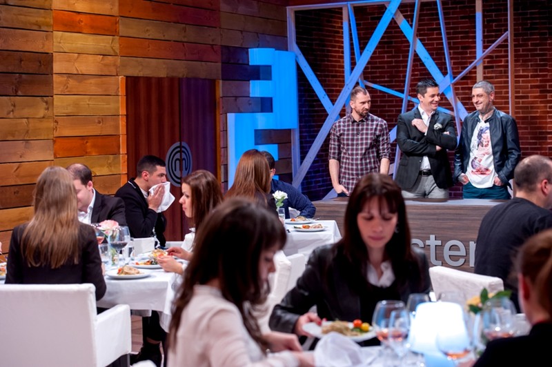 Саботаж и шоколадови съкровища елиминират един в MasterChef