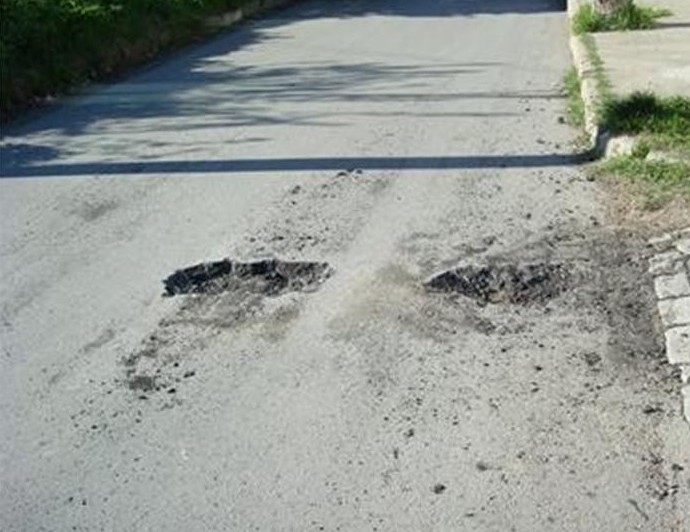 Застраховател осъди АПИ за дупка на пътя