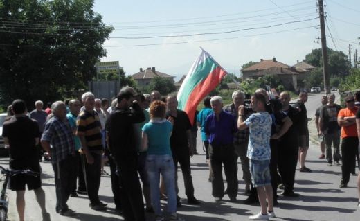 Жителите на Гърмен: Кое по-важно - препоръките от Брюксел или законът?