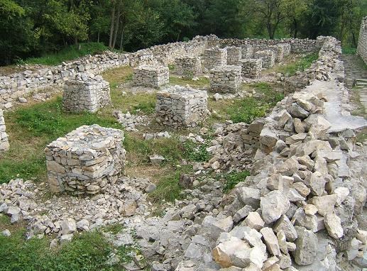 Български и полски археолози от 56 години проучват древноримския град Нове