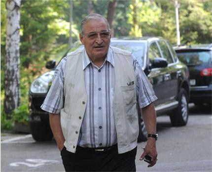Юбилярът Димитър Пенев получи Златна топка