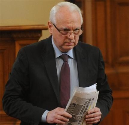 Велизар Енчев: С какво Искров е повече от Цецка Цачева, та да не му знаем заплатата?