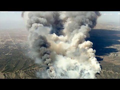 Стотици евакуирани заради пожари в Калифорния