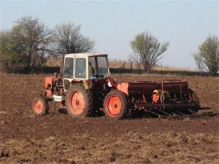 Земеделци блокираха с 200 машини бензиностанция край Стара Загора