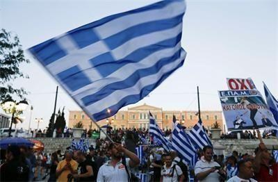 Преговарящите по новия заем на Гърция искат големи данъчни увеличения