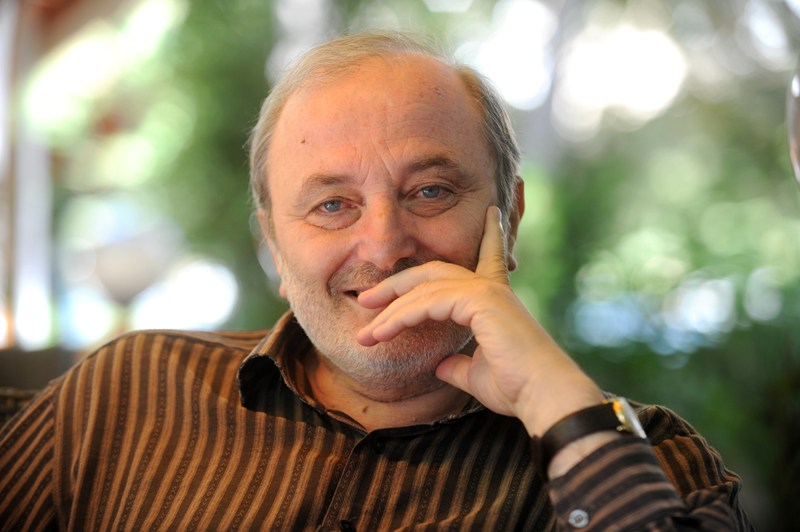 Психиатърът и теолог д-р Николай Михайлов пред „Труд”: С „играчи“ реформа не става