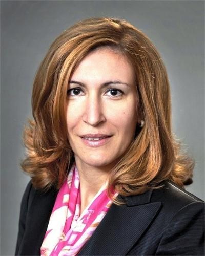 Николина Ангелкова: Ще направим така сянката по морето да бъде безплатна