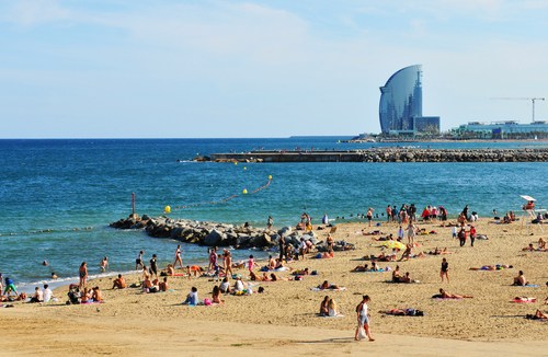 Времето утре ще е слънчево и ветровито