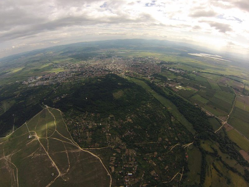 Дронове снимат сватби и пазят ниви