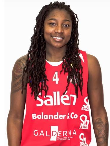 "Дунав 8806" привлече американка