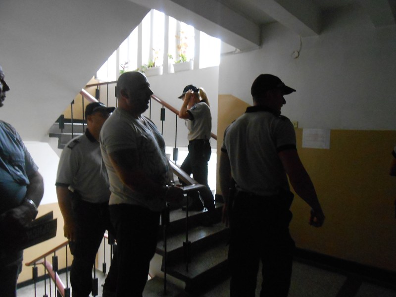 Проститутките в разбития бардак на "Златни пясъци" били с трудови договори