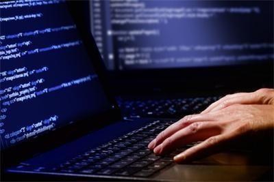 Китайската полиция арестува 15 000 души за интернет престъпления