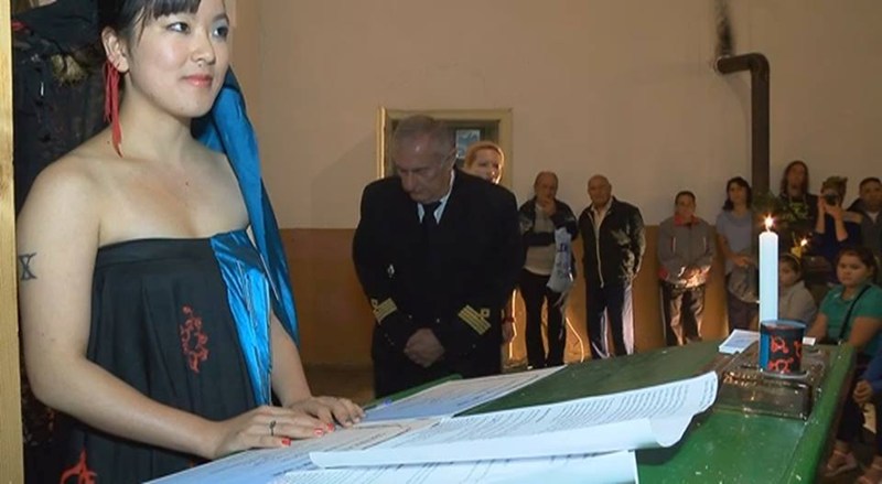 Китайка се омъжи за себе си в Горна Липница