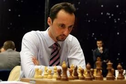 Топалов вече не е лидер на супертурнира в Сейнт Луис след първа загуба