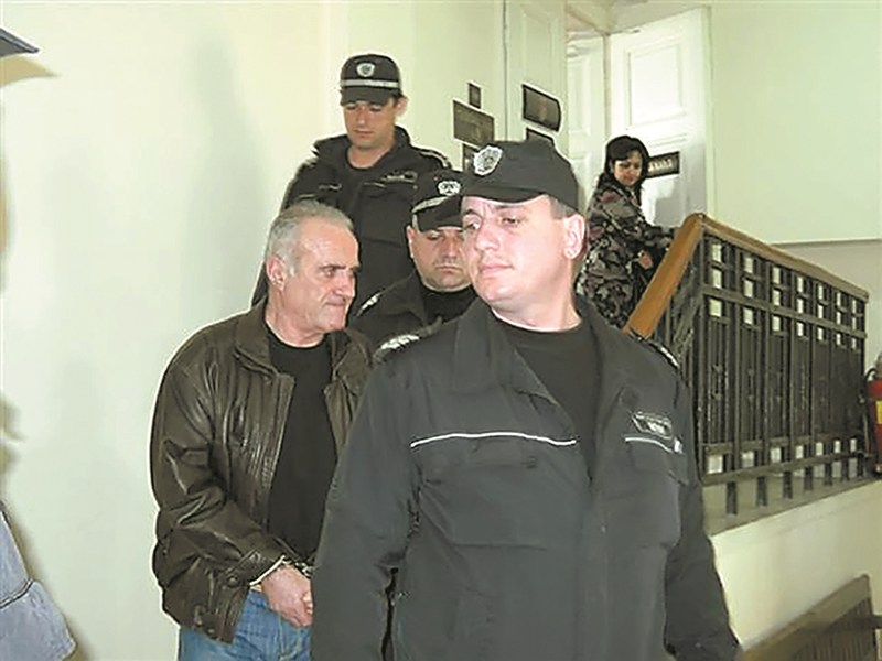 Един от “Килърите” си поиска 6-те пушки, закъсал за пари