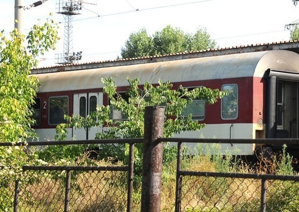Афганистанец с френски паспорт вади нож във влак край Димитровград, заплашва кондуктора