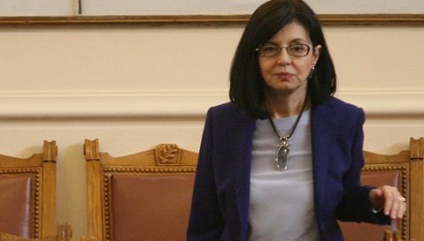 Вицепремиерски разнобой за Шенген и бежанците: Кунева говори за обвързване на двете теми, Бъчварова - обратното