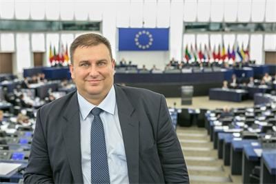 Евродепутат: Има реални шансове ЕС да въведе контравизи за САЩ и Канада