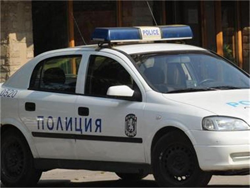 Крадли, представили се за проститутки, обраха грък в хотел край Сандански