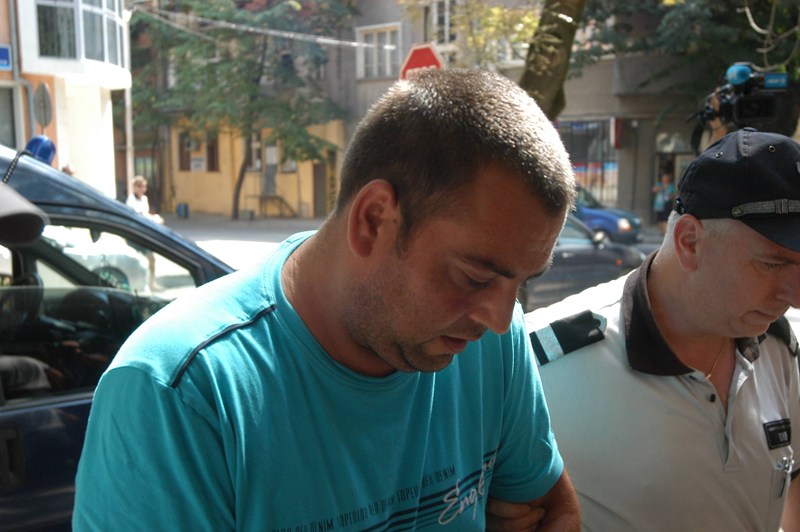 Австрия отложи делото на Гарсона, арестуван за смъртта на 71 бежанци