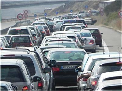 Колоната от коли по Е-79 спира при Мурсалево, две катастрофи усложняват още трафика