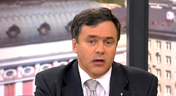 Адвокатът на акушерката, пребила бебе: Разследването е тенденциозно, не са взети записите от всички камери
