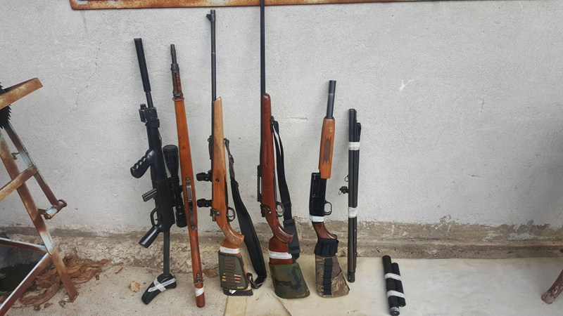 Откриха таен арсенал в дома на ловец край Монтана