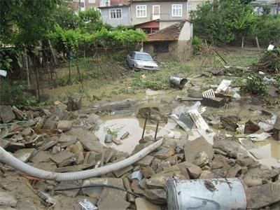 Ремонтират завлечени от порой улици в Търновско