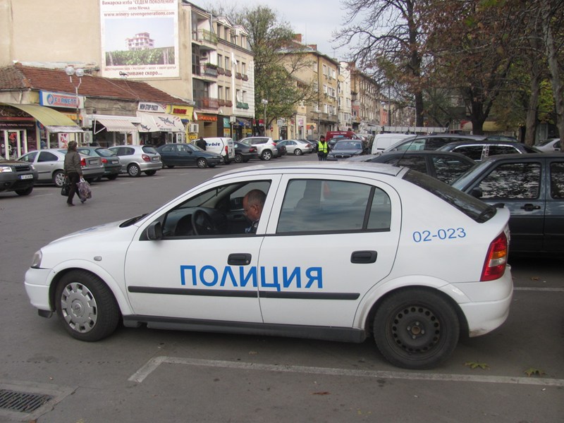 Шизофреник налетя на спецполицаи в Русе