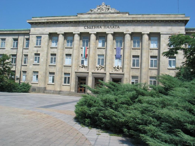 Рекетирана крадла отнесе 1000 лeвa глоба в Русе