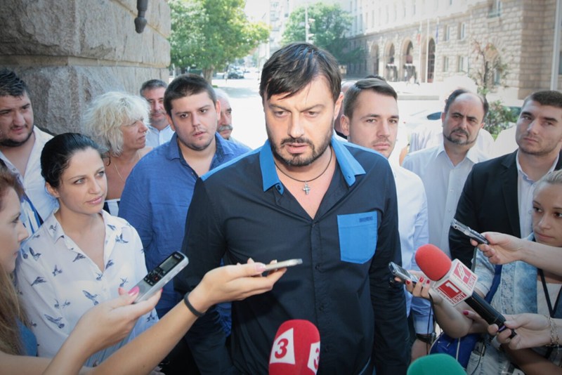 Бареков: Българските полицаи са истински герои