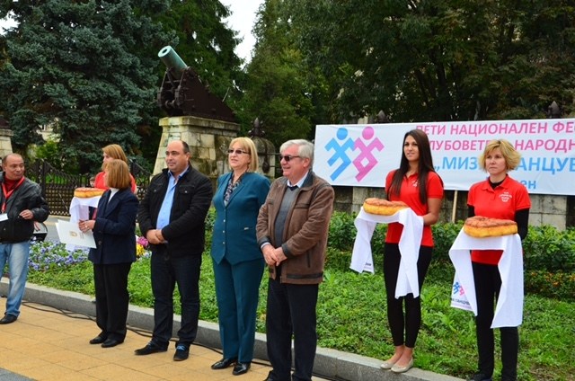 Председателят на Народното събрание Цецка Цачева откри “Мизия танцува”