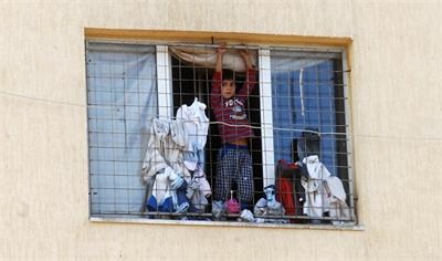 Даряват 30 хиляди плюшени мечета на децата бежанци