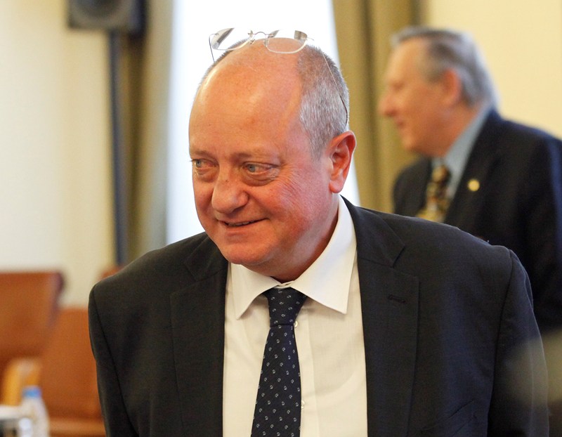 Няма да режат Ботев и Вазов