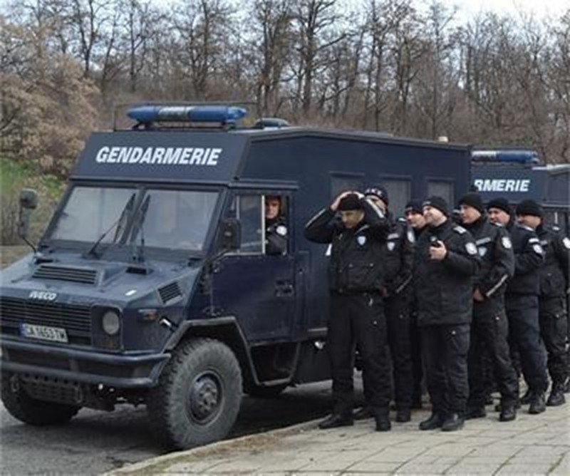 Жандармерия влезе в ромските квартали в Кюстендил и Дупница заради вота