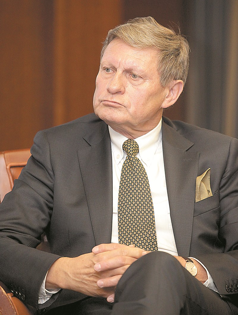 Проф. Лешек Балцерович: Дръжте ниски нива на дълга