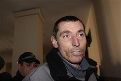 Доведоха екстрасенса Деси с белезници в съдебната зала