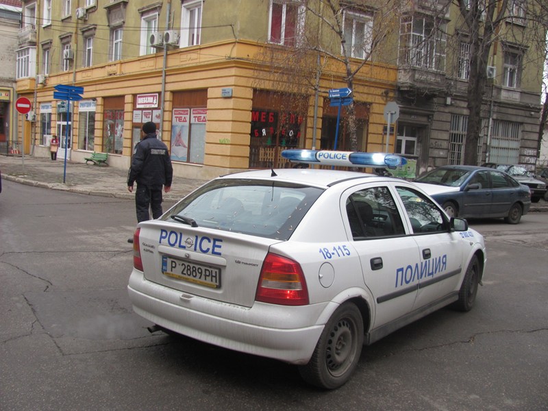 Пиян шофьор помете пешеходка на червен светофар в Русе