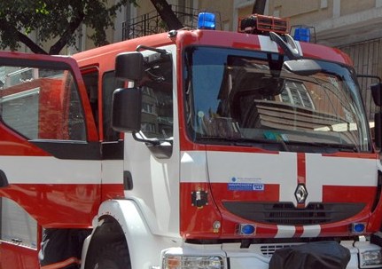 Огнеборци предотвратиха газови взривове в Елена и Върбовка