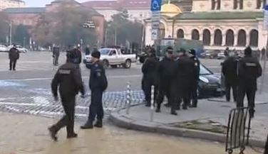 Протести за и против свалянето на имунитета на Волен Сидеров в София днес