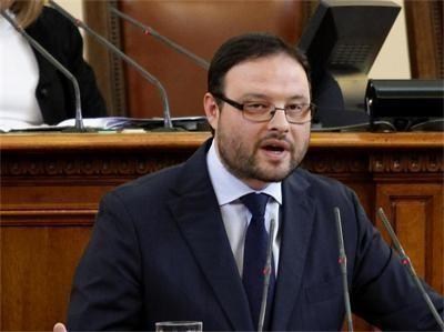 Чуколов: Спират симпатизанти на "Атака" на входа на София