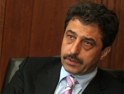 Цветан Василев платил дълга на завода за стъкло в Парачин