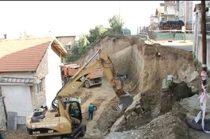 Прокуратура проверява свлачището в асеновградския кв. „Горни Воден"